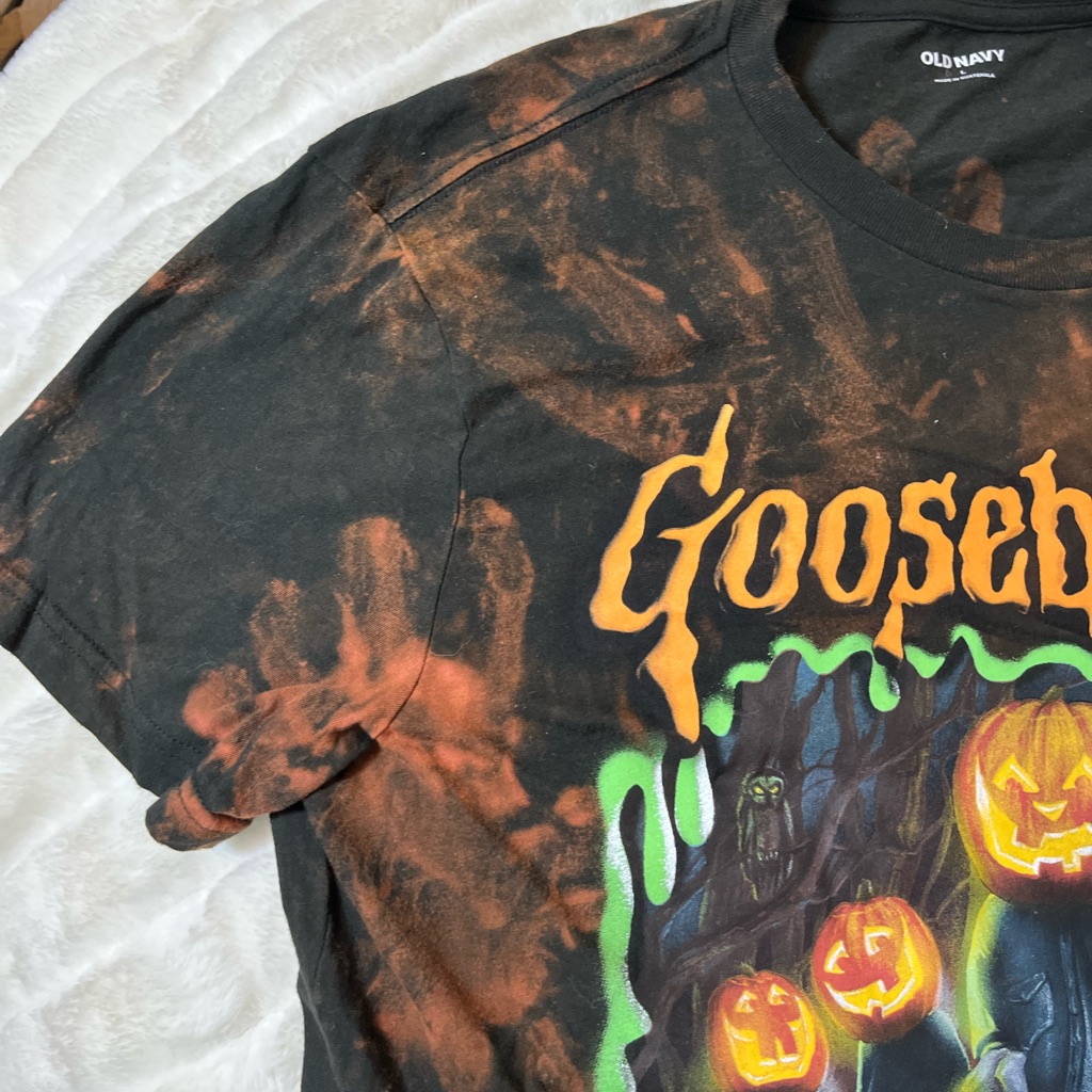 Old Navy Goosebumps L Bleach Dye Handprint Hhn Coded Halloween Grunge Crop Tee